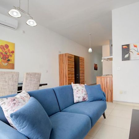 St Julians 2 Bedroom Apartment With Commanding Seaviews By Shortletsmalta San Julián Exterior foto