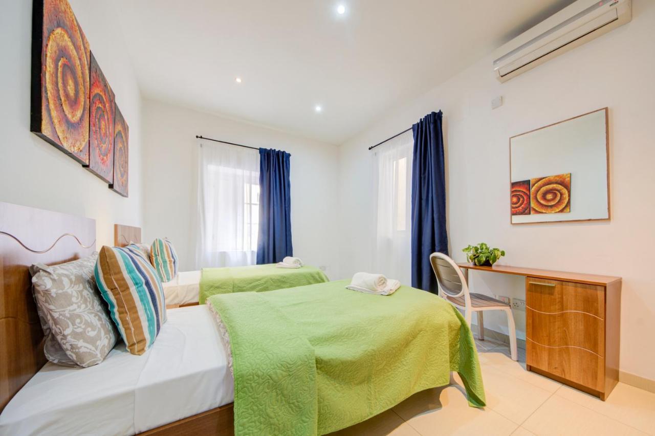 St Julians 2 Bedroom Apartment With Commanding Seaviews By Shortletsmalta San Julián Exterior foto